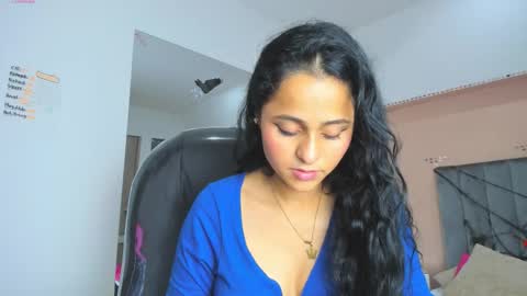 GISELLE ROLDAN online show from October 17, 4:37 am
