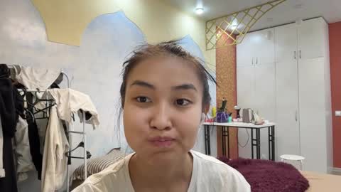 Mia online show from April 14, 12:05 pm