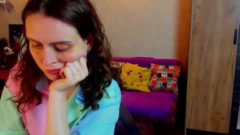 Gloria Wood online show from September 15, 8:05 pm