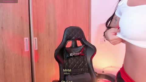 goddess_eli77 online show from October 2, 2:16 am