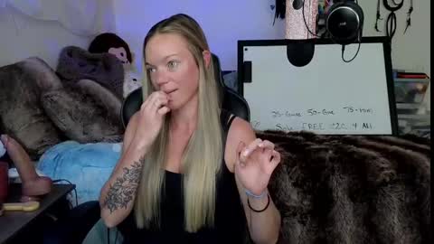 Patricia Mars           Goddess of Mars twitter thegoddessmindy online show from September 16, 3:20 pm