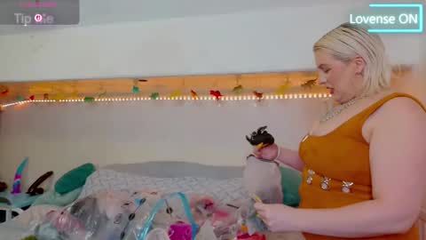 Goddess Alimony online show from May 16, 3:11 pm