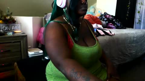 MonniDoll online show from September 29, 8:03 pm