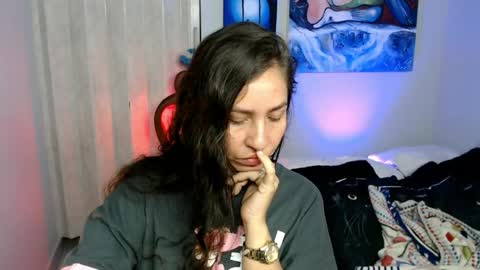  Naih Reyes online show from April 11, 6:30 am