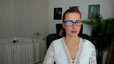 Olivia online show from February 4, 3:33 am