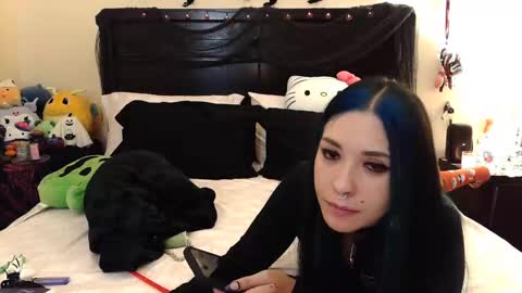 gothbaby305 online show from November 1, 4:00 pm