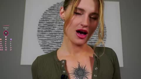 Kelly online show from November 1, 3:38 pm