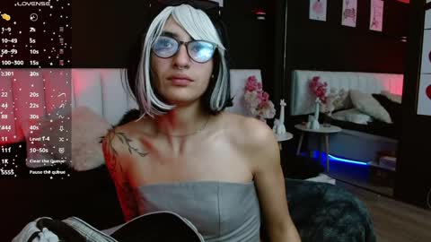 Meredith Alessandra online show from April 1, 4:35 am