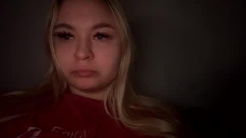 Lina 3 online show from April 6, 9:38 pm