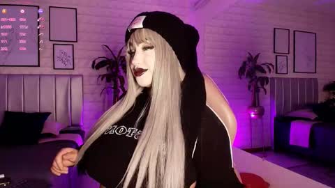   online show from September 25, 7:23 pm