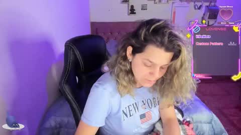 Hello Im Julieta Im 25 years old welcome to my room have fun and be happy. online show from October 22, 3:22 am