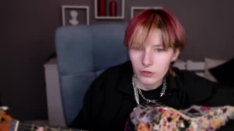 guitarandangell online show from April 6, 4:46 am