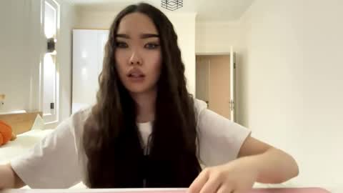 Alana online show from May 10, 1:57 pm