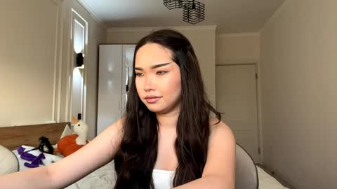Alana online show from May 17, 1:21 pm