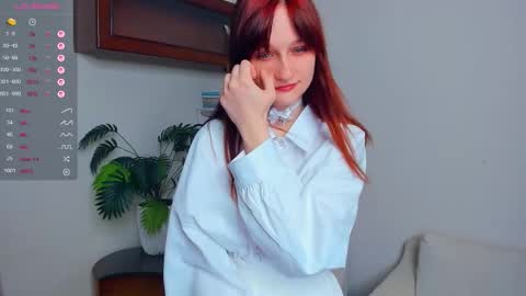 Chloe online show from September 16, 7:00 pm