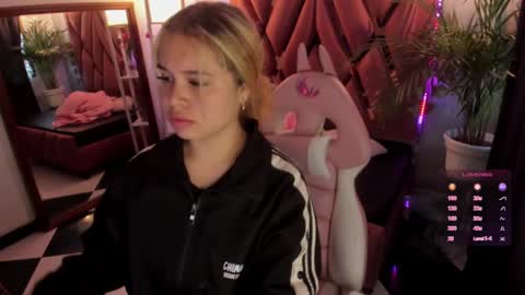 Haely online show from January 30, 11:33 am