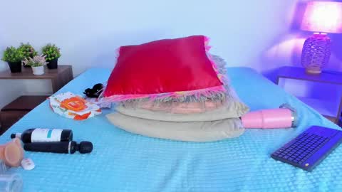 hailey_hadid online show from October 7, 7:29 pm