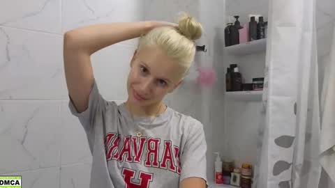 hailey_would online show from September 30, 9:30 pm