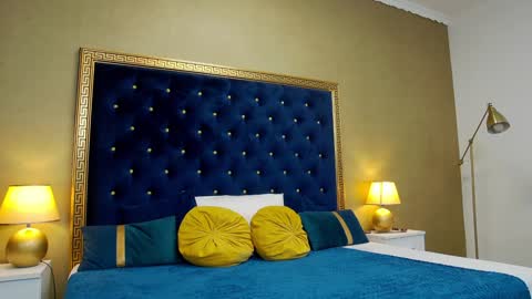 Hailey online show from January 13, 4:39 am