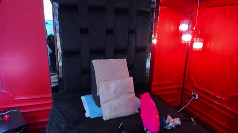 Halley Lorens online show from October 6, 7:07 pm