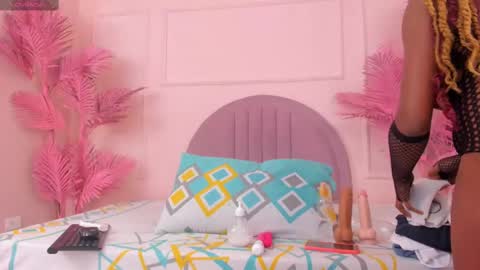 hanaahquinn online show from March 9, 11:47 am