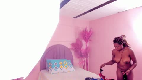 hanaahquinn online show from February 23, 11:25 am