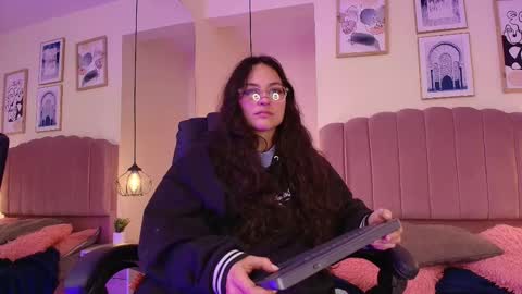 hanabie_ online show from February 10, 3:20 am