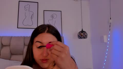 hanna__evans_ online show from January 11, 12:21 pm