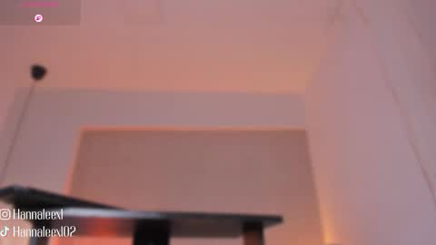 Hanna Lee online show from April 8, 12:18 pm