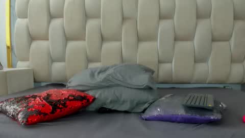 Hanna lens online show from December 13, 7:53 pm