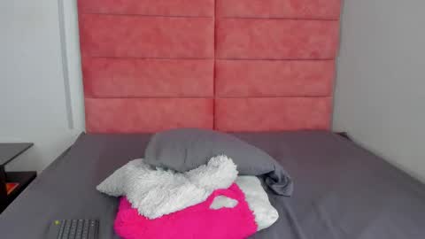 Hanna lens online show from October 13, 7:49 pm