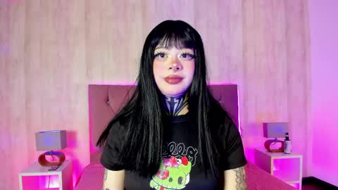 Hanna  online show from April 28, 1:04 pm
