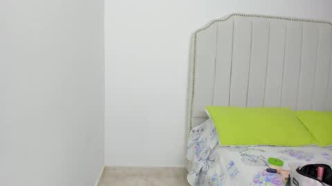 Hanna online show from February 24, 3:42 pm