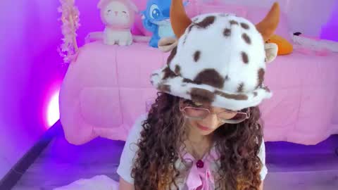 hannacutegod online show from February 3, 6:00 am