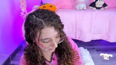 hannacutegod online show from October 5, 9:25 am