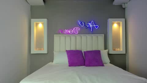 HannaPaola online show from March 4, 11:00 pm