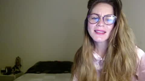 hanny_333 online show from January 14, 9:24 am