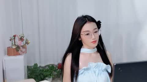 Daisy online show from April 3, 2:04 pm