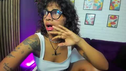 harper_taylor_ online show from July 27, 11:51 am