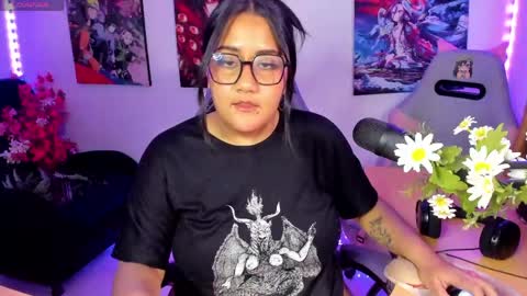 karen  online show from April 14, 12:33 am