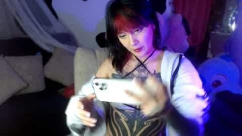 Im Emily and I could be the love of your life    online show from October 18, 4:48 am