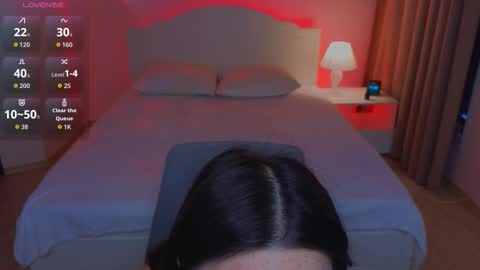 Hayle online show from December 1, 2:37 am