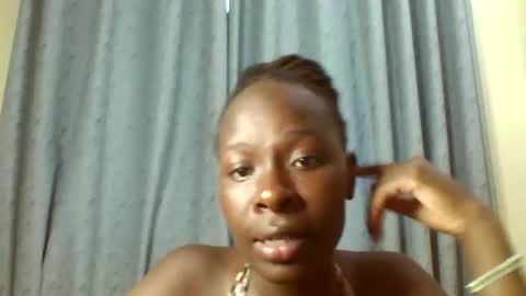 hazel_tess online show from November 18, 1:12 pm