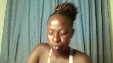 hazel_tess online show from November 20, 2:07 pm