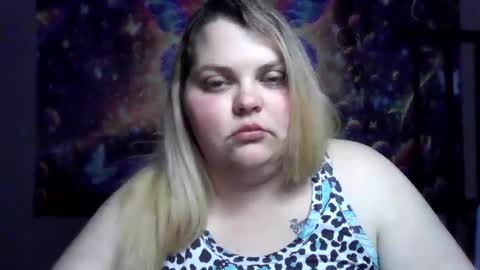 Hazeleyez97 online show from May 14, 4:29 am