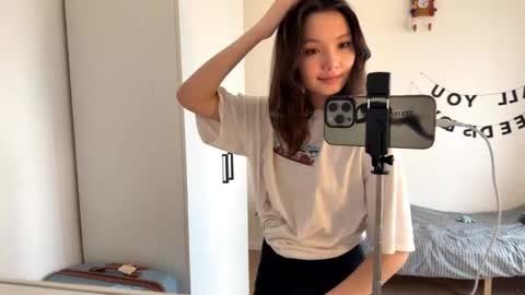Kira online show from April 26, 1:53 pm