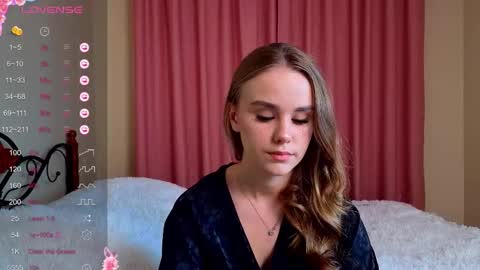 hazeltrue online show from September 11, 12:05 pm