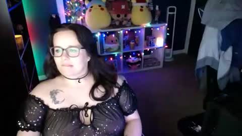 HazeyViolet333 online show from December 19, 4:05 am