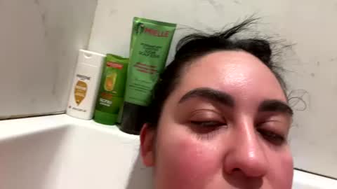 heatwavee online show from January 11, 11:56 am