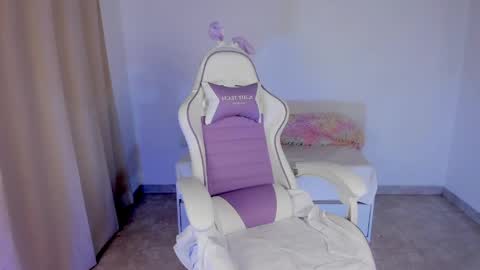 IM EMY online show from March 28, 4:28 pm